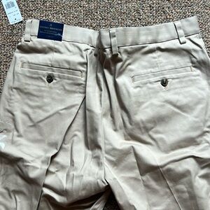 Men’s brooks brothers advantage chino Clark fit
Never worn